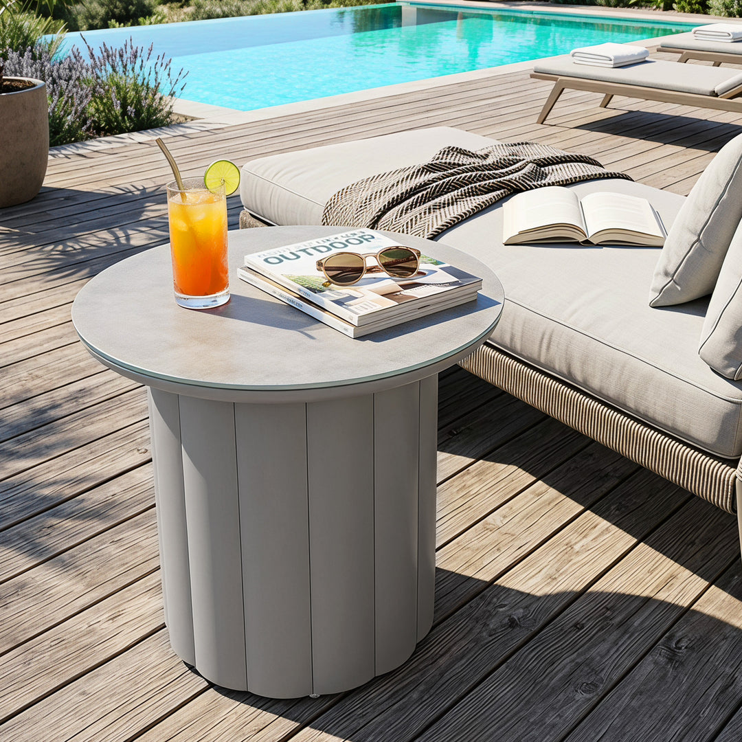 Aluminum 19.7" Round Outdoor Side Table with Tempered Glass Tabletop