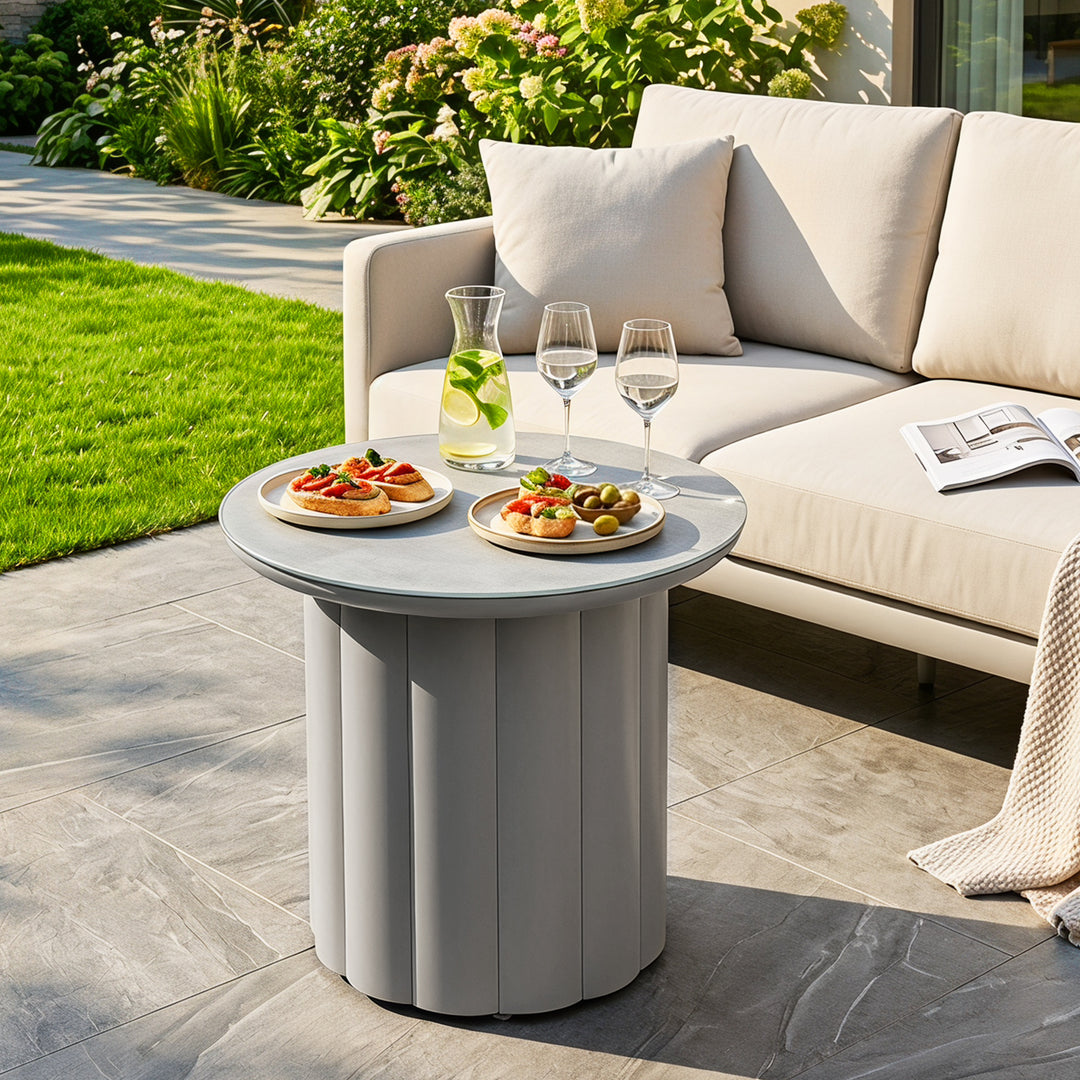 Aluminum 19.7" Round Outdoor Side Table with Tempered Glass Tabletop