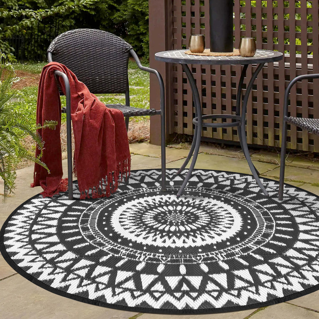 Outdoor 5' Round Foldable Reversible Rug